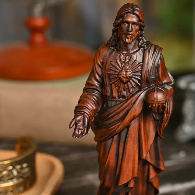 Escultura Sagrado Coração de Jesus em Madeira Maciça com vista aproximada