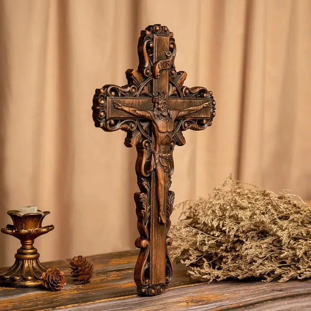 Crucifixo com Jesus para Parede em Madeira Maciça em detalhes
