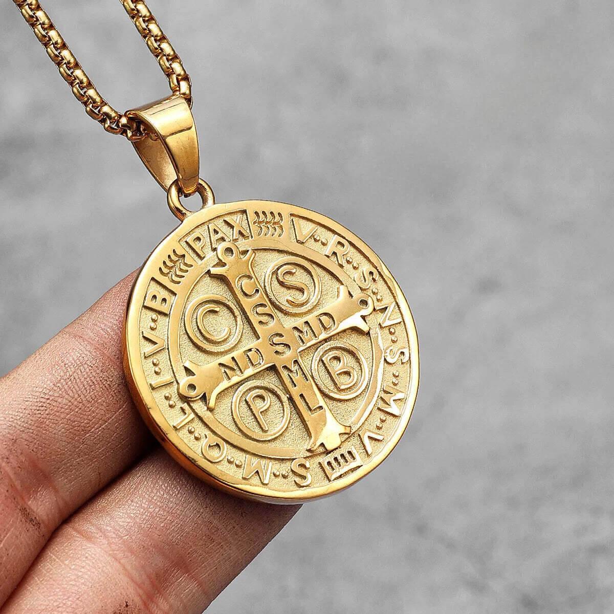 Colar com Medalha de São Bento