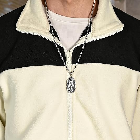 Detalhes do medalhão do Colar Nossa Senhora de Guadalupe em Prata 925