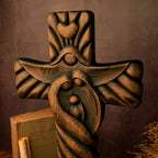 Escultura de Madeira da Cruz da Sagrada Família