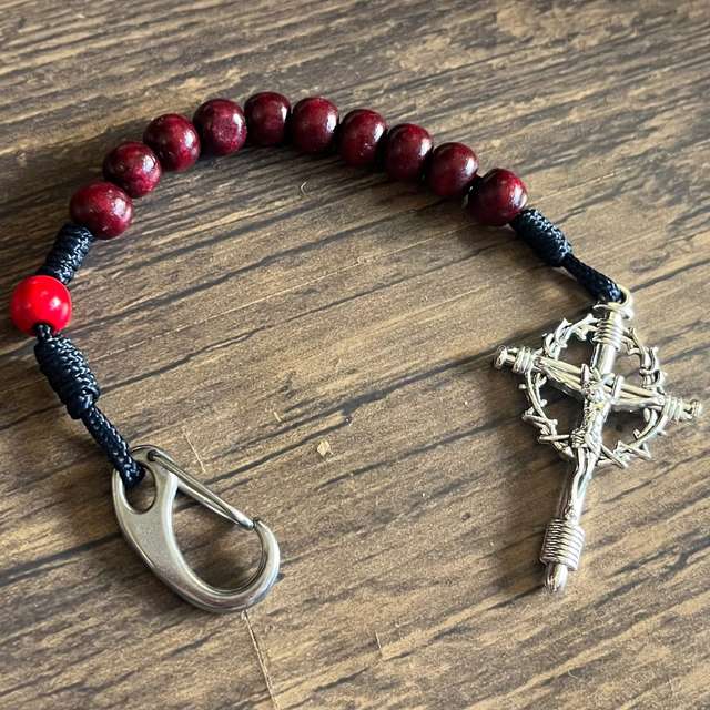 Medalha e crucifixo do Dezenário das 10 Gotas do Sangue de Cristo