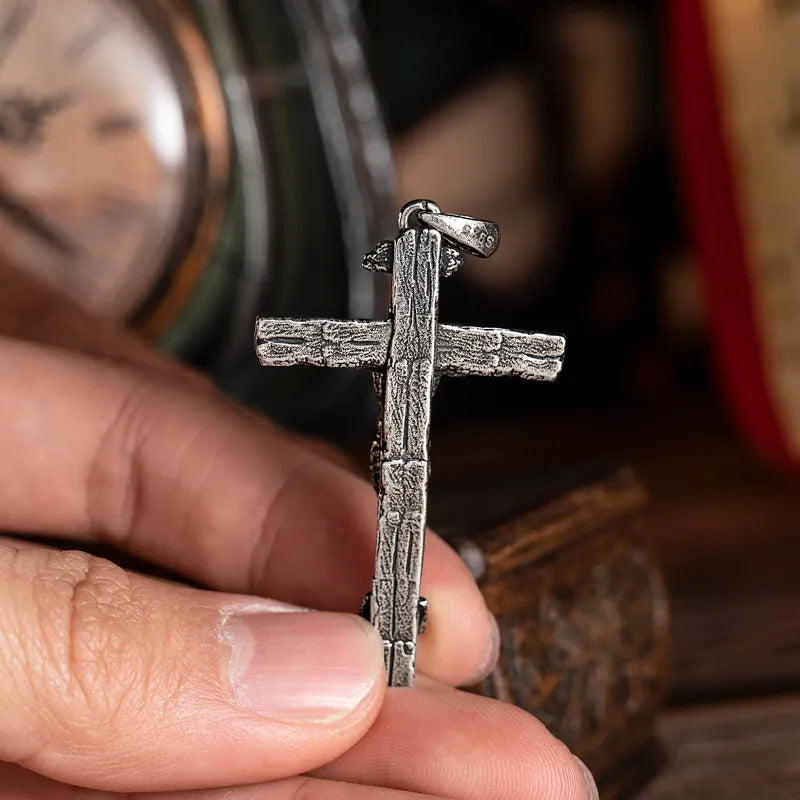 Colar Crucifixo de Jesus Cristo - A Crucificação