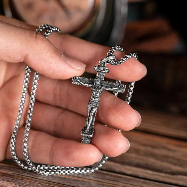 Colar Crucifixo de Jesus Cristo A Crucificação em apresentação completa