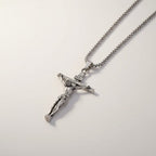Colar Crucifixo de Jesus Cristo