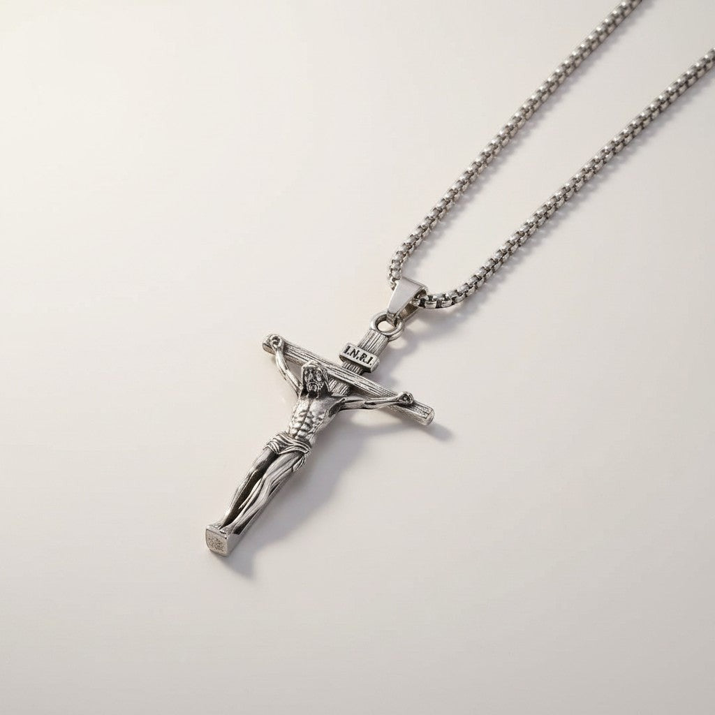 Colar Crucifixo de Jesus Cristo