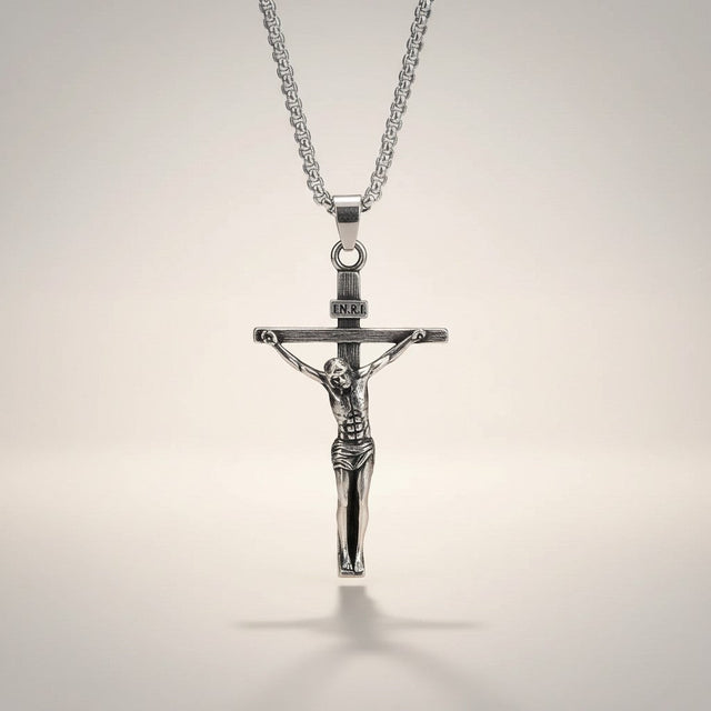 Colar Crucifixo de Jesus Cristo