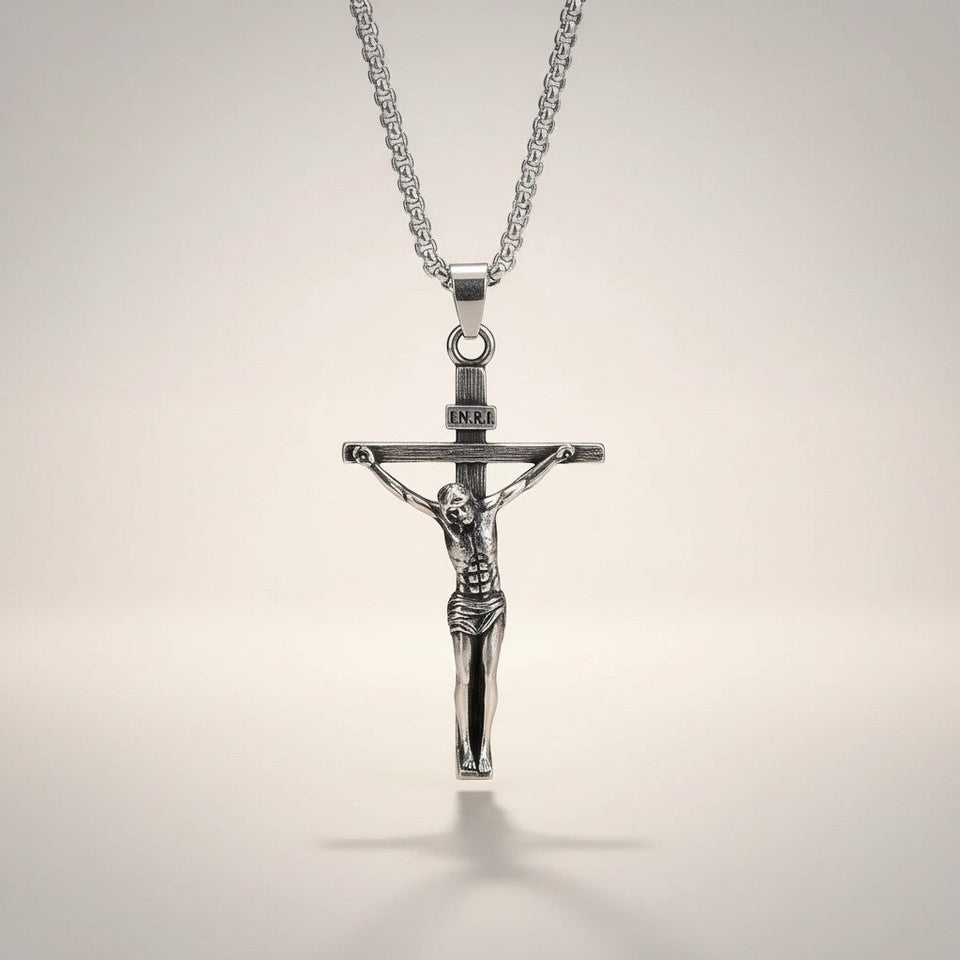 Colar Crucifixo de Jesus Cristo