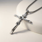 Crucifixo de Jesus Cristo em Prata 925