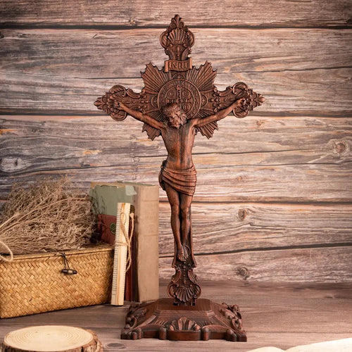Cruz Exorcista de São Bento com Suporte de Mesa Gratuito
