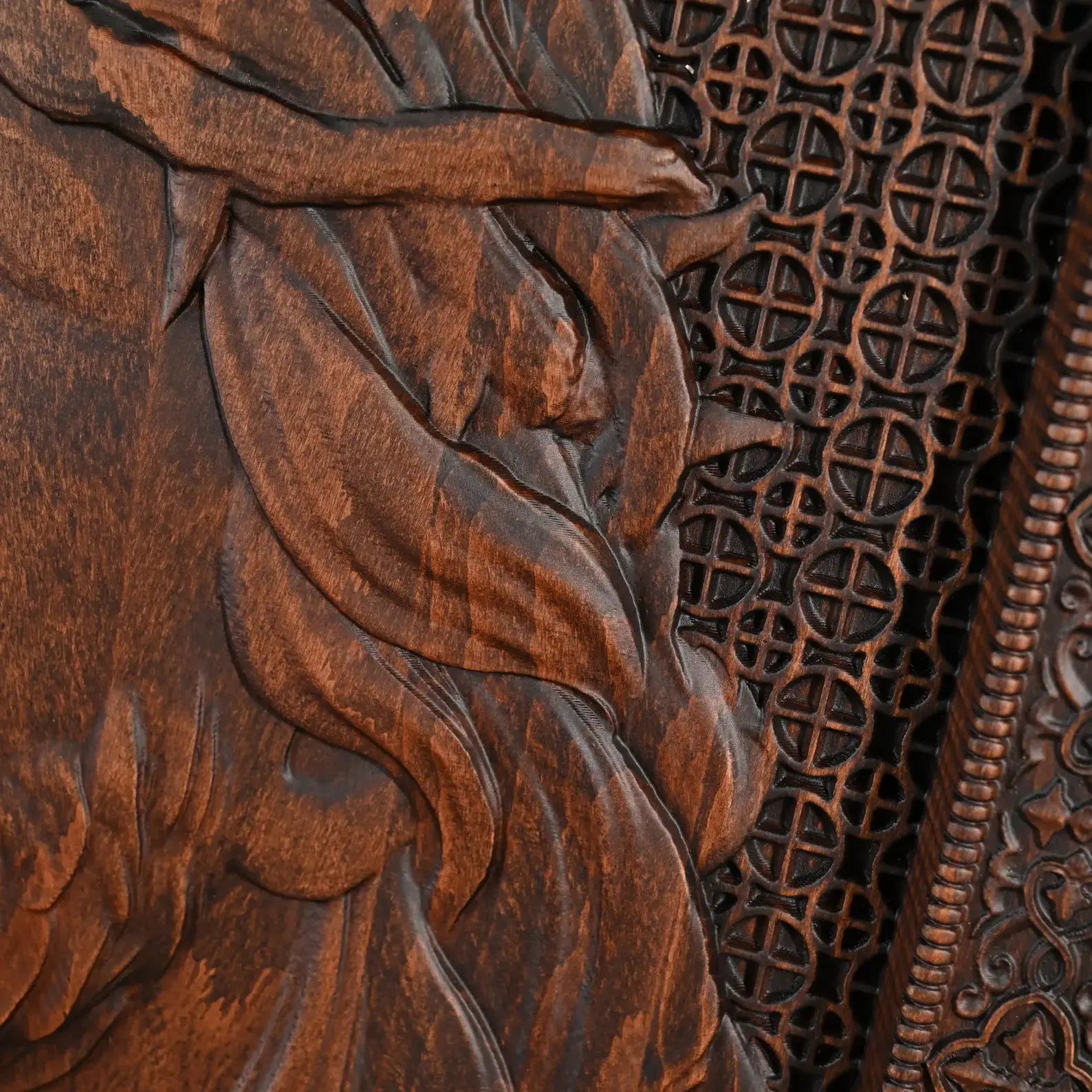 Escultura em Madeira da Coroa de Espinhos de Jesus