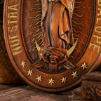 Grande Escultura em Madeira da Nossa Senhora de Guadalupe