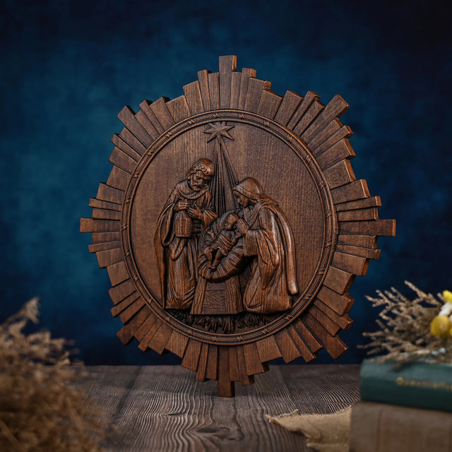 Presépio Jesus, Maria e José em Madeira Maciça com detalhes do relevo