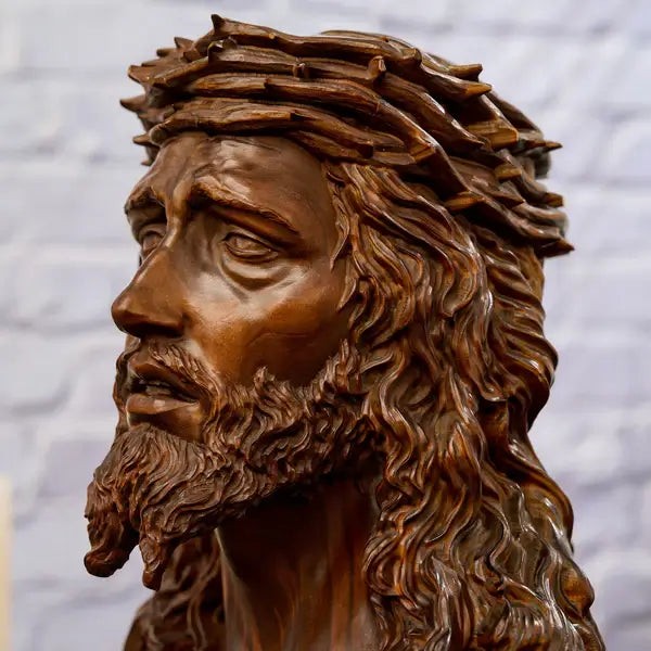 Escultura Jesus Coroado de Espinhos em Madeira Maciça com detalhes do relevo