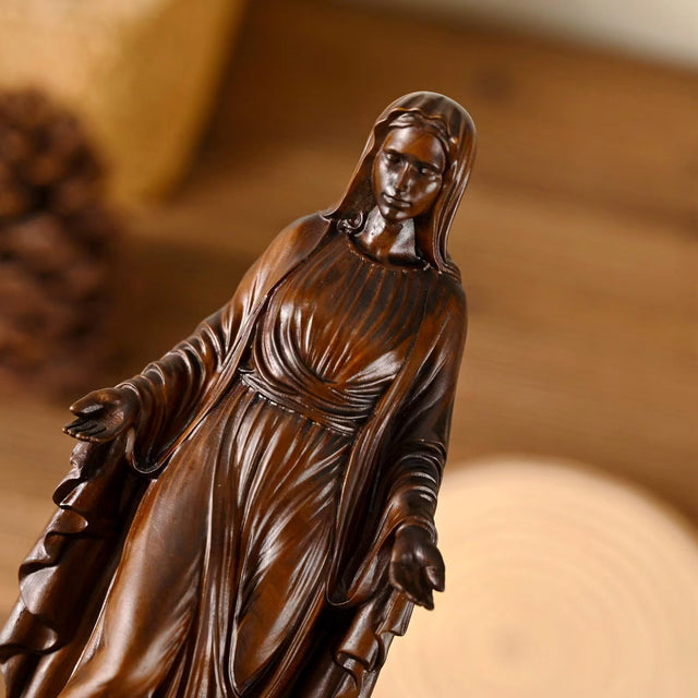 Escultura Nossa Senhora em Madeira Maciça com vista aproximada