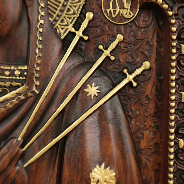 Escultura Nossa Senhora das Dores em Madeira Maciça em apresentação adicional