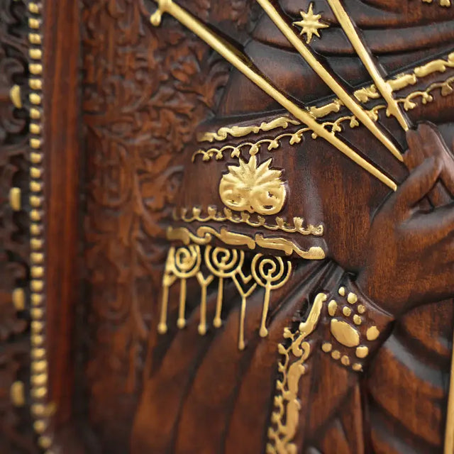 Escultura Nossa Senhora das Dores em Madeira Maciça com detalhes da madeira