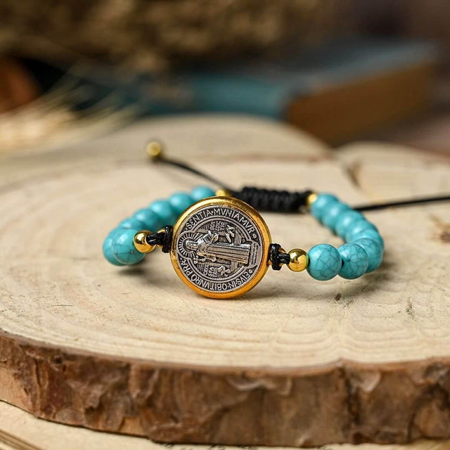 Pulseira São Bento com Pedra Turquesa em vista aproximada