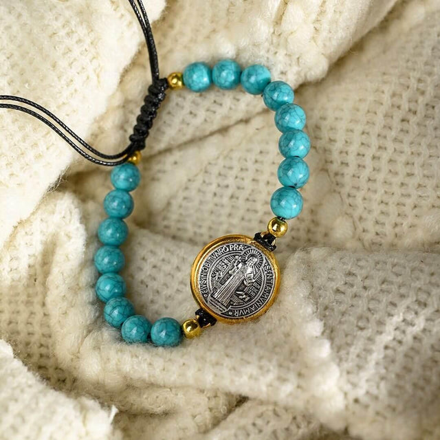 Detalhes religiosos do Pulseira São Bento com Pedra Turquesa