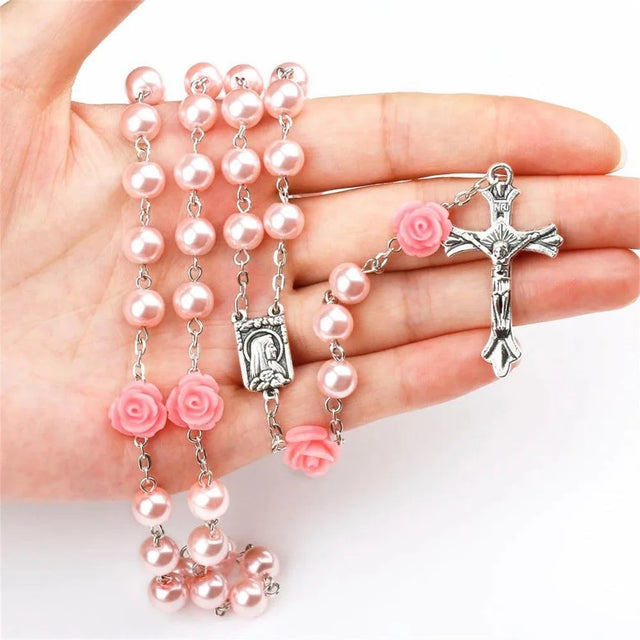 Terço de Nossa Senhora com Contas de Vidro em Rosas em vista completa