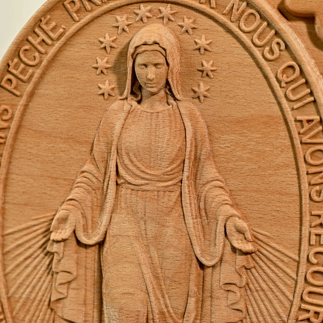 Quadro Medalha Milagrosa em Madeira Maciça com detalhes do relevo