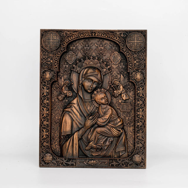 Escultura Nossa Senhora do Perpétuo Socorro em Madeira em outra perspectiva