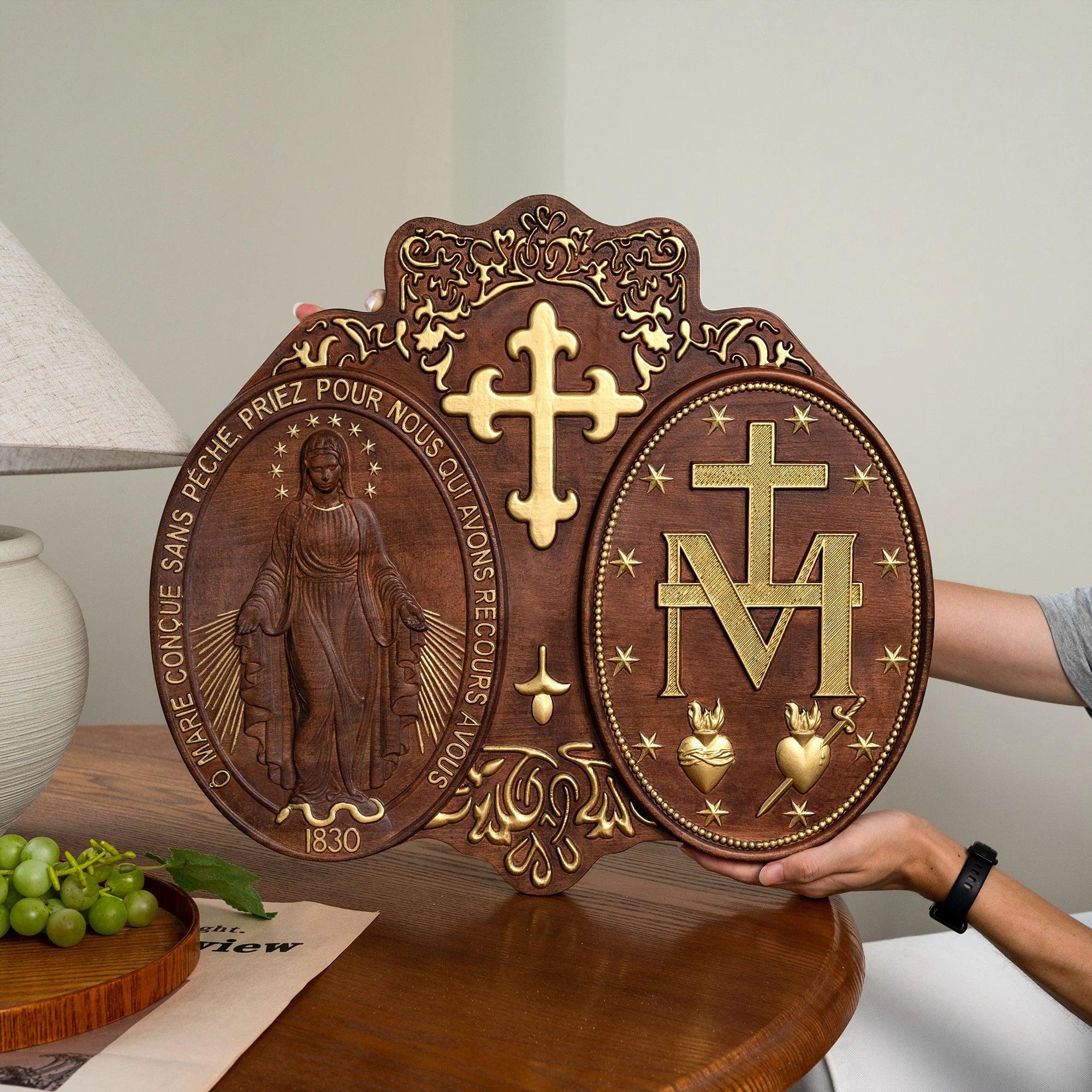 Escultura da Medalha Milagrosa de Nossa Senhora das Graças