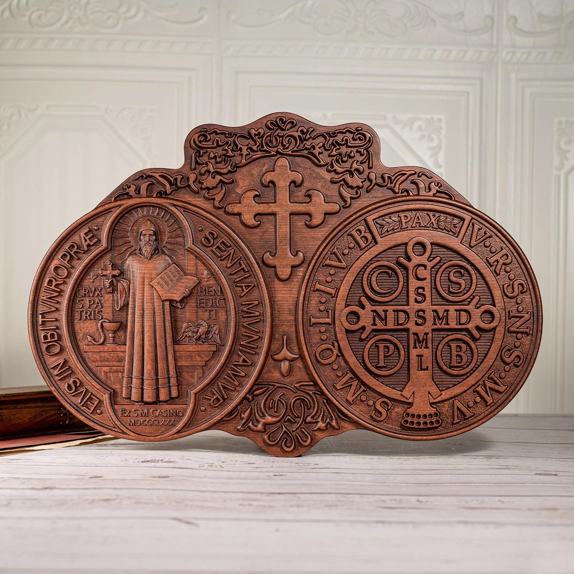 Medalha de São Bento em Madeira