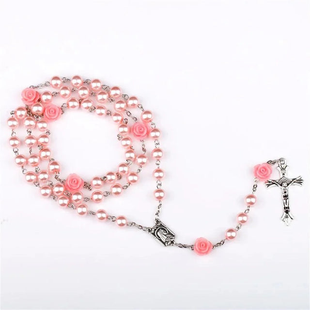 Acabamento do Terço de Nossa Senhora com Contas de Vidro em Rosas