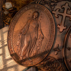 Escultura da Medalha Milagrosa de Nossa Senhora das Graças