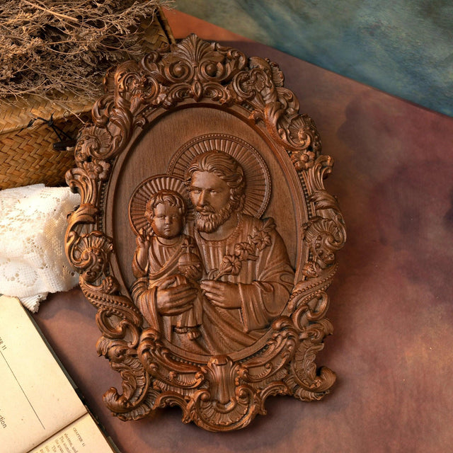 Escultura São José com Menino Jesus em Madeira Maciça com vista aproximada