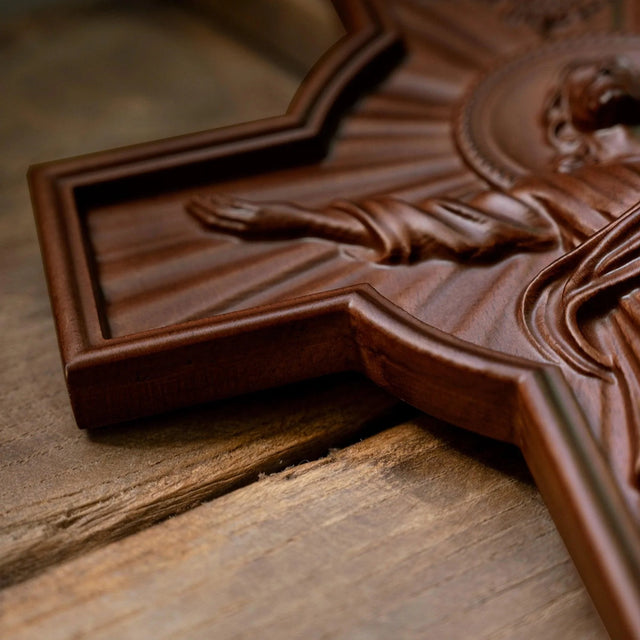 Escultura Ascensão de Jesus Cristo em Madeira Maciça com detalhes do relevo