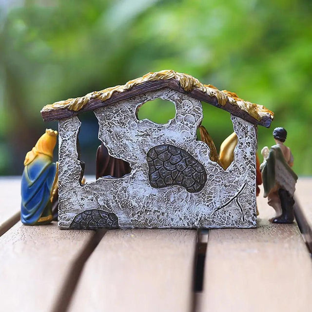 Conjunto de 12 Estátuas para Decoração de Presépio com detalhes do relevo