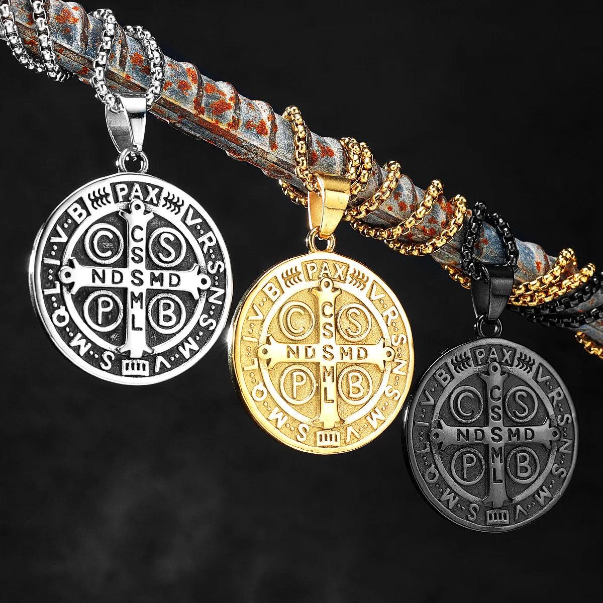 Colar com Medalha de São Bento