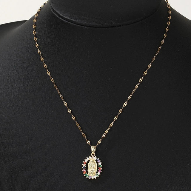 Detalhes do medalhão do Colar Nossa Senhora de Guadalupe com Zircônia