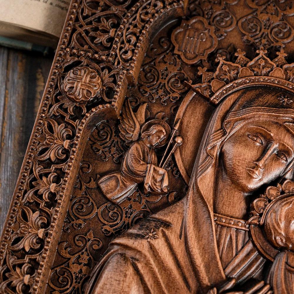 Estátua de Nossa Senhora do Perpétuo Socorro em Madeira
