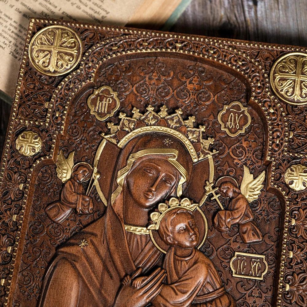 Estátua de Nossa Senhora do Perpétuo Socorro em Madeira