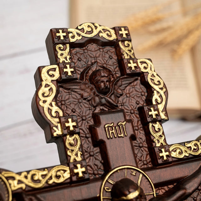 Crucifixo Sacro Ortodoxo em Madeira Maciça com detalhes do relevo