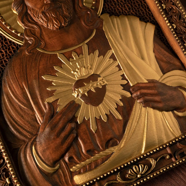 Quadro Sagrado Coração de Jesus em Madeira Maciça com destaque para o acabamento