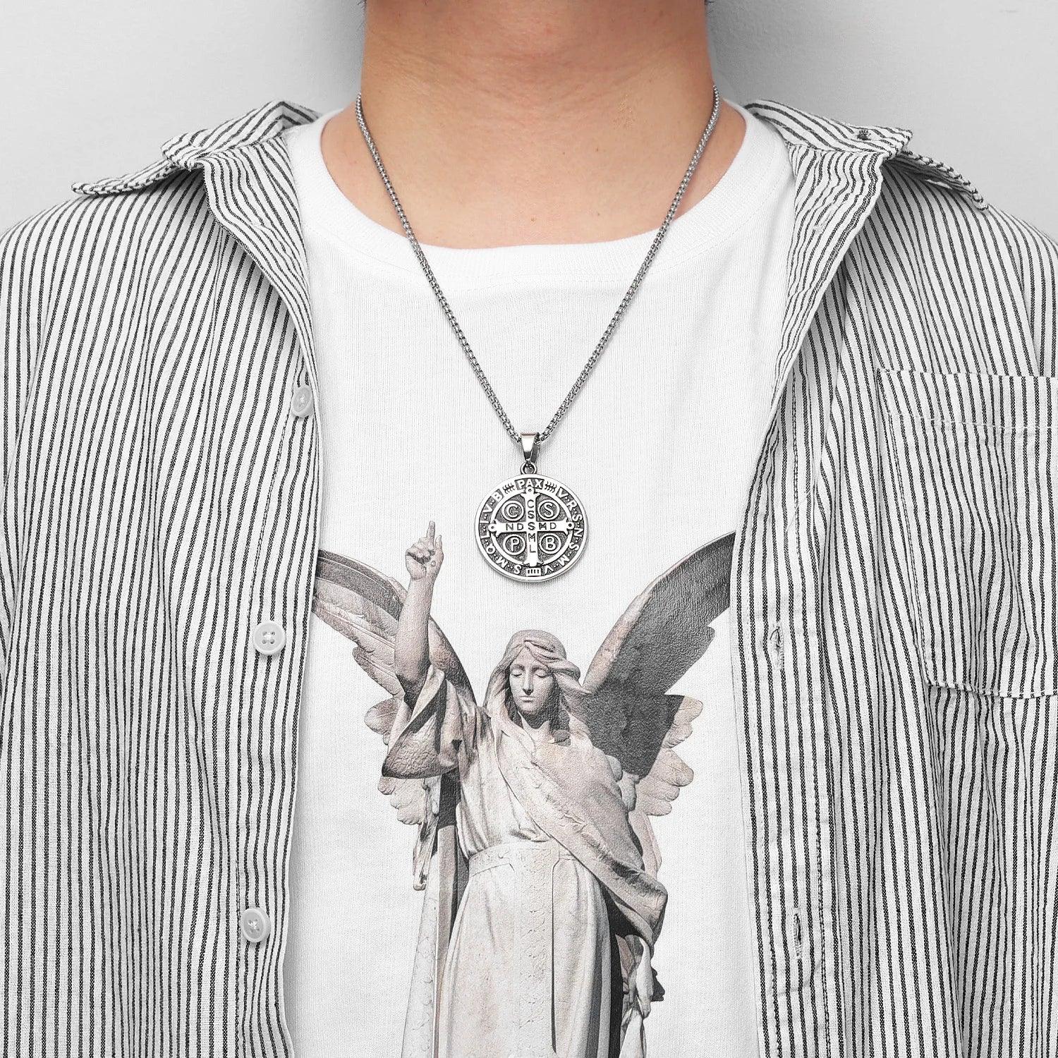 Colar com Medalha de São Bento