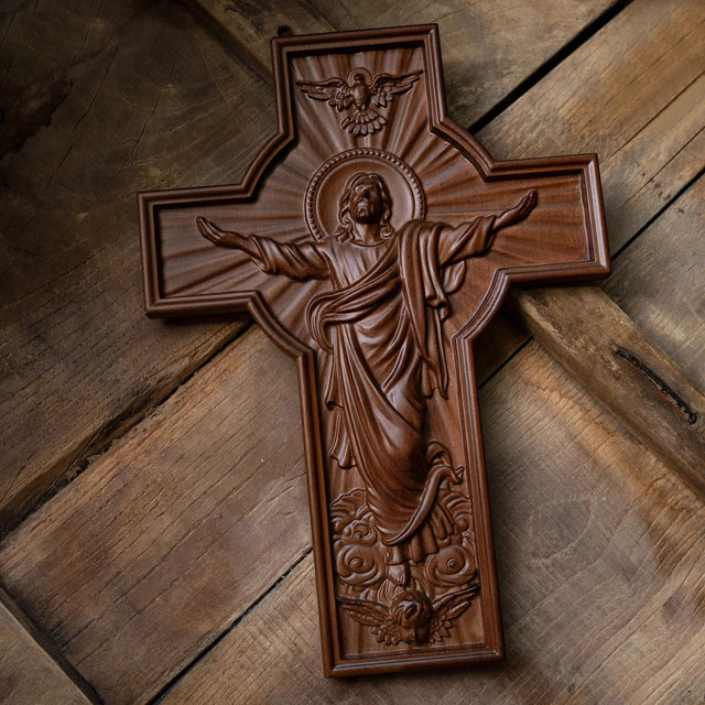 Escultura Ascensão de Jesus Cristo em Madeira Maciça com destaque para o acabamento