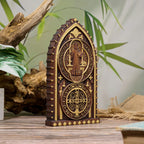 Detalhes da Medalha de São Bento em madeira
