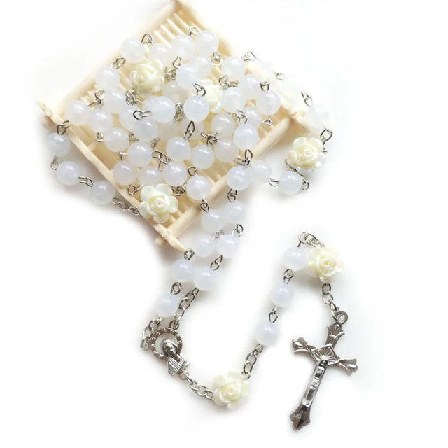 Acabamento do Terço de Nossa Senhora com Contas Brancas
