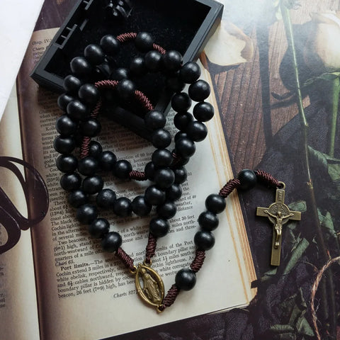 Terço de Nossa Senhora com Cruz de São Bento