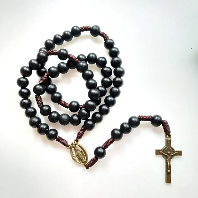 Detalhes das contas do Terço de Nossa Senhora com Cruz de São Bento