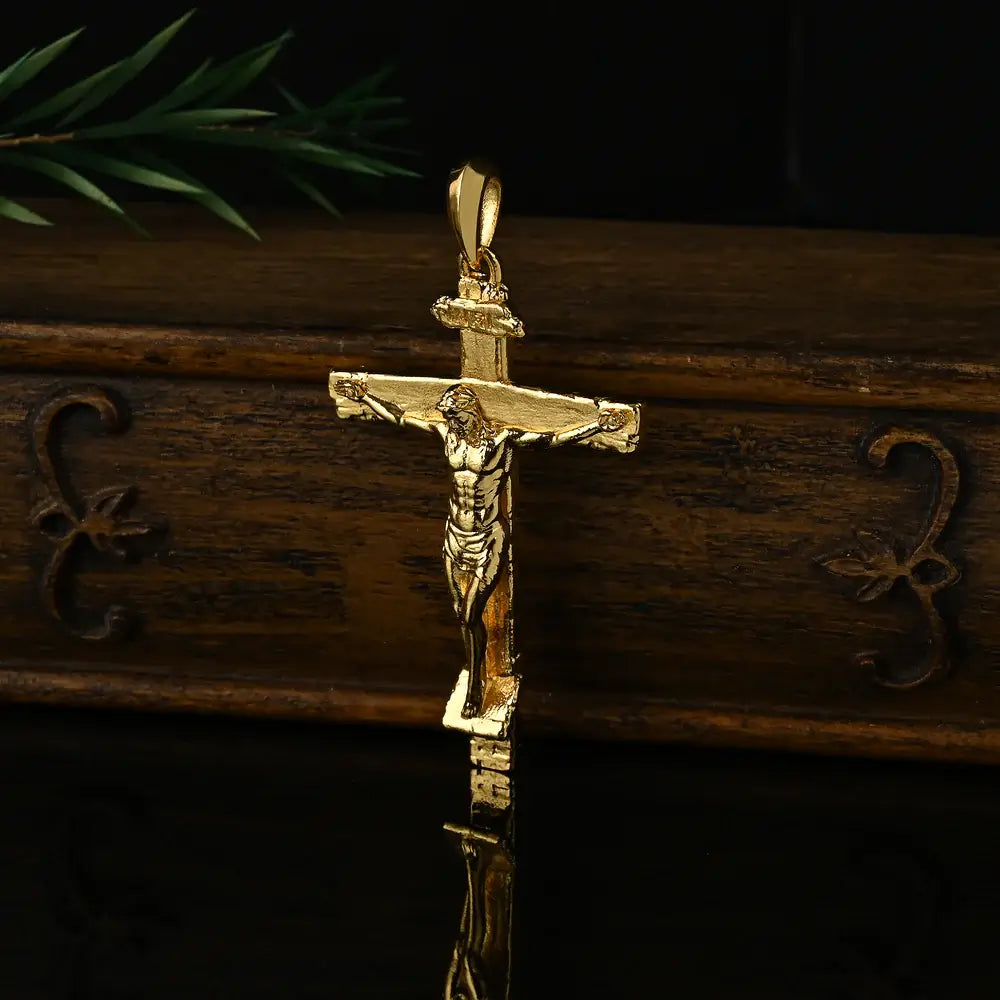 Dourado Crucifixo de Jesus Cristo - A Crucificação