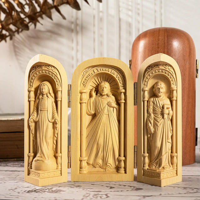 Altar da Sagrada Família em Madeira Maciça