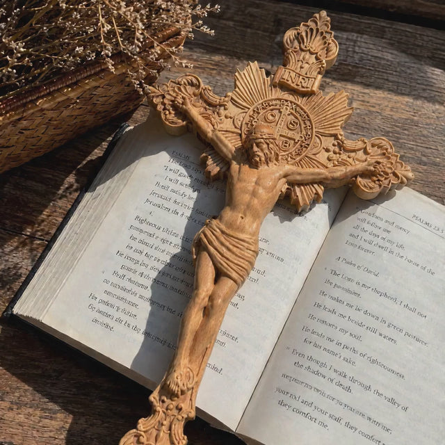 Cruz de São Bento Exorcista com Suporte de Mesa